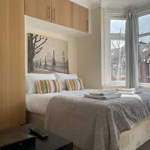 https://amazing-studio-room-in-walthamstoww.brighton-hotels-england.com